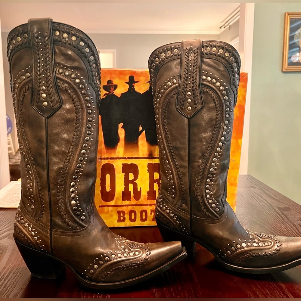 Corral Women's Studded Black Leather Cowboy Boots - Picture 2 of 8